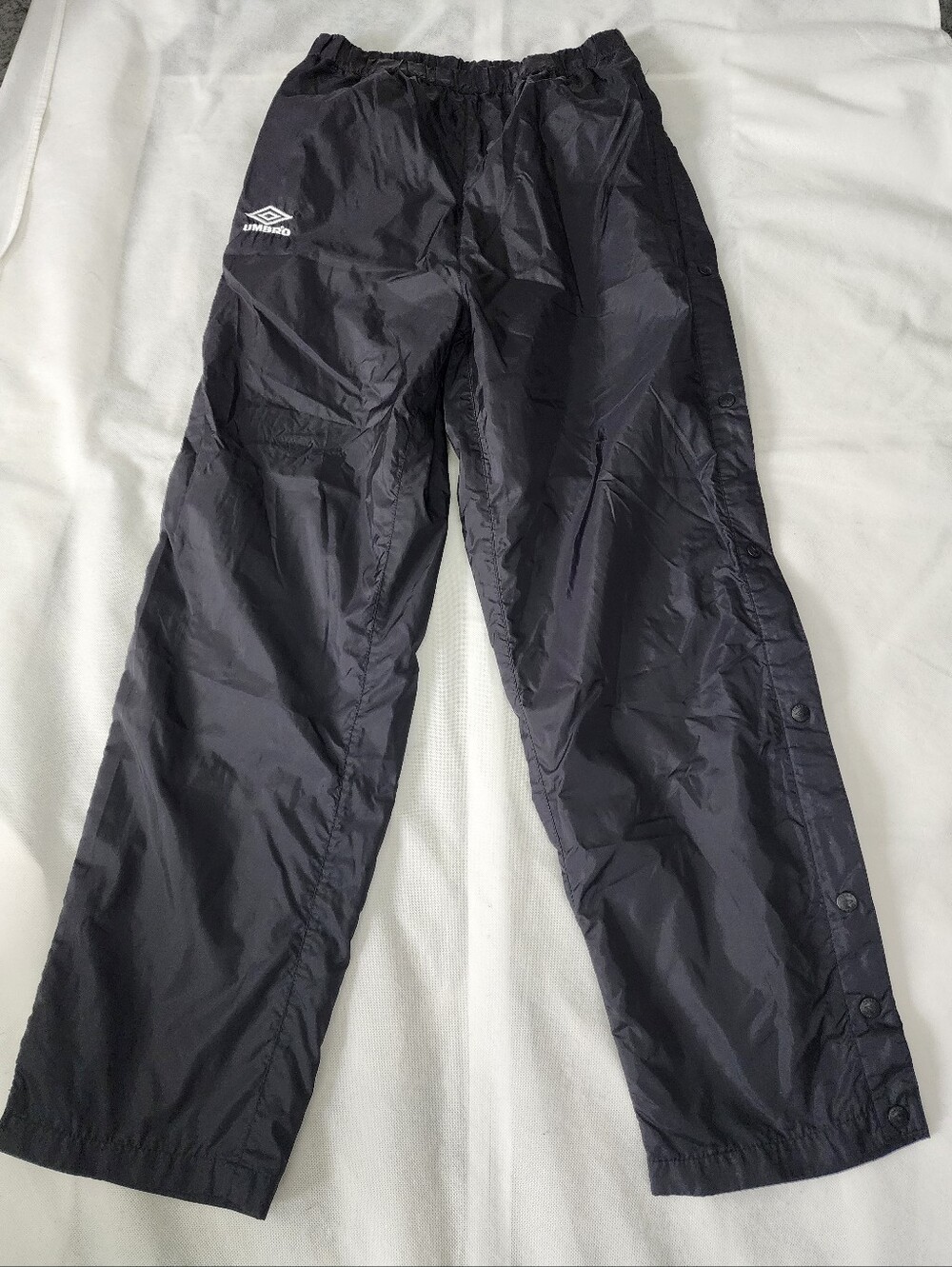 Umbro Black Men’s Snap-Button Windbreaker Joggers Size L